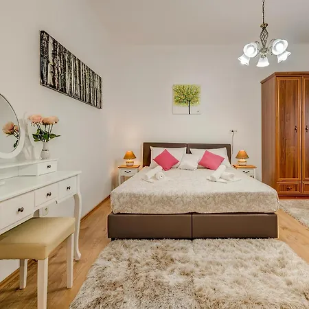 Holiday home Happy - *