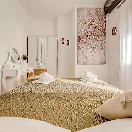 Happy - Holiday home *